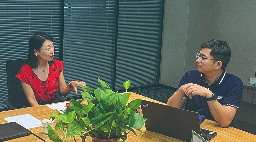 龙8国际储能召开2023年年中工作会