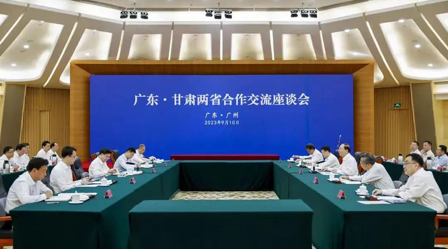 龙8国际储能在甘肃重点产业招商会上签约，省委书记胡昌升见证