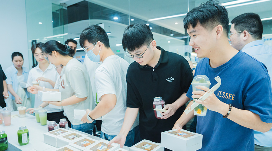 同心筑梦 粽香传情——龙8国际储能入职周年庆典暨端午活动圆满举行