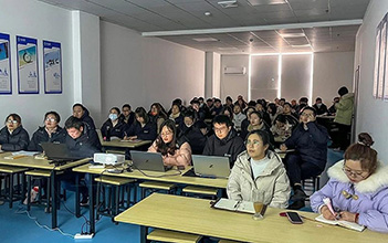 龙8国际储能研发部开展产品技术培训